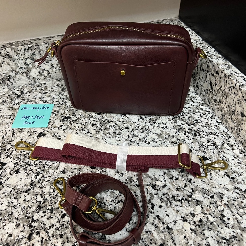 Madewell Transport Leather Camera Crossbody Bag with 2 adjustable straps
